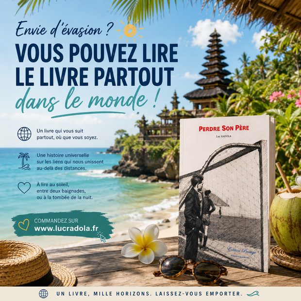 Le livre dans un décor tropical, lagon turquoise en arrière-plan